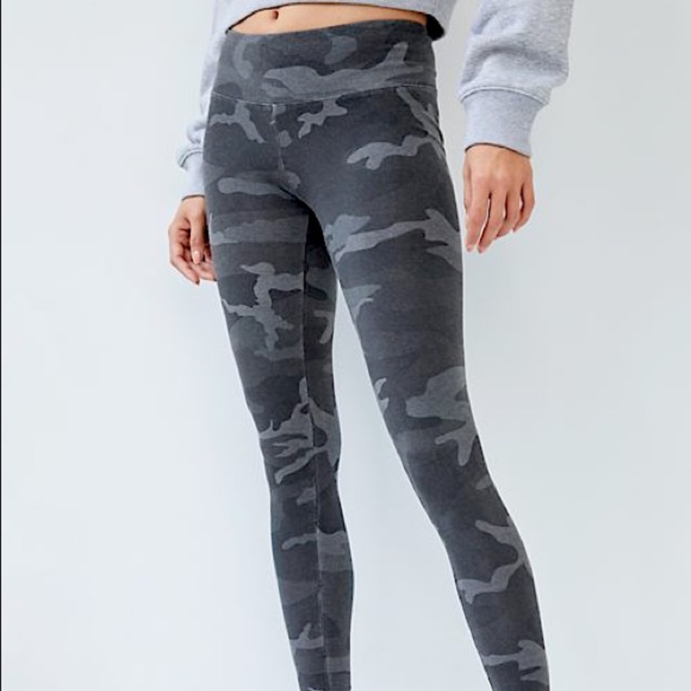 Size XS Tna Camo Equator legging from Aritzia - lightly worn